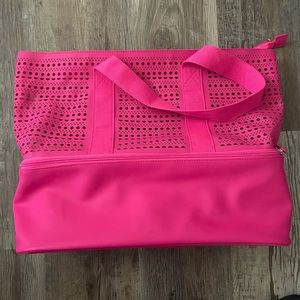 No Boundaries Zip Bottom Beach Tote Handbag Pink